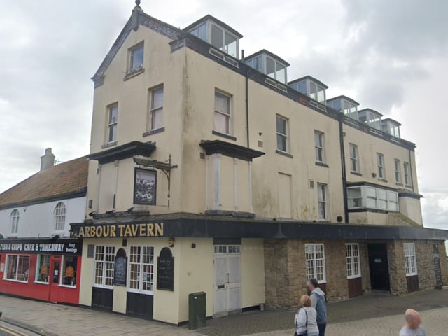 Harbour Tavern came fourth with 6 votes. It is located on  Queen Street.