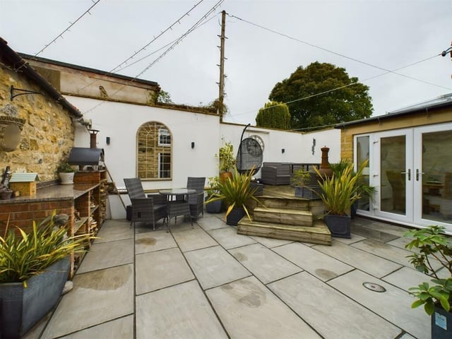 The courtyard arrangement is ideal for al fresco dining or for entertaining.