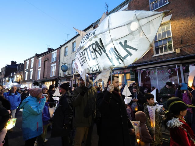 The parade was a big success, with visitors lining the streets to watch the gorgeous spectacle.