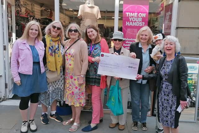 Mrs Griffith (Centre) accepts the check on behalf of PDSA from the Fundraising team
Fundraising team, from Left to right: Angela Harrison, Dianne Jack, Barbara Murphy, Julie Griffiths, Jim Murphy, Joan Wilkinson, Pam Martin, Maria McGovern
Team members not present: David Lumsden, Jan Lerpinie, Peter Lerpinie, Julien Lerpinie, Porsha Lerpinie, Sarah Redish, Karen Vasey, George Adams
