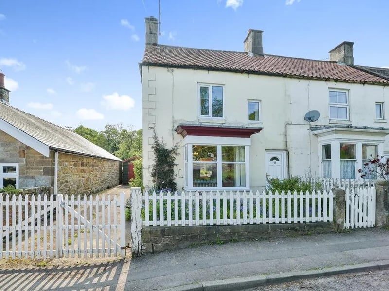 Three-bedroom cottage for sale with Bridgfords, £299,950
Photo: Zoopla