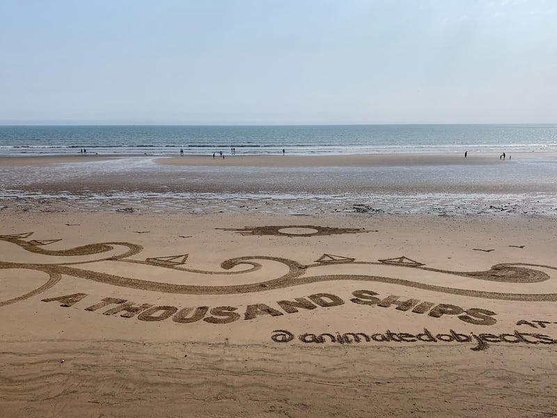 To symbolise the fleet of a thousand ships, artists from the Yorkshire coast were asked to create designs, which were transferred onto papers with origami kits which were sent out to over 1,000 residents and schools in the area.