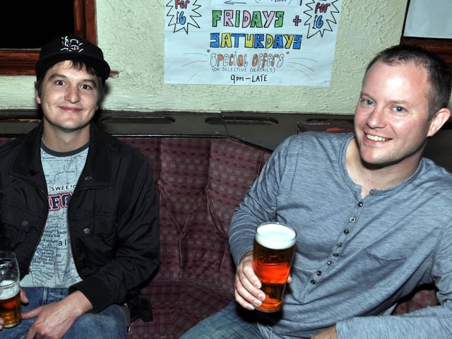 Justin and Simon in Pickwick. 1141118f