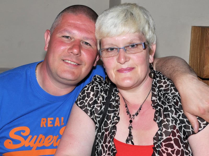 Dave and Joan.
1129120i.
