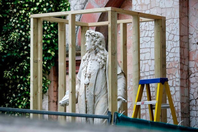 Robert Clayton, president of St Thomas’ Hospital in the 17th century, was a banker who was connected to the Royal African Company, which shipped slaves across the Atlantic. St Thomas' Hospital said they will take down the statue