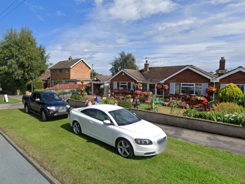 On Martongate YO16 6YD, three properties sold for an average of £319,150.