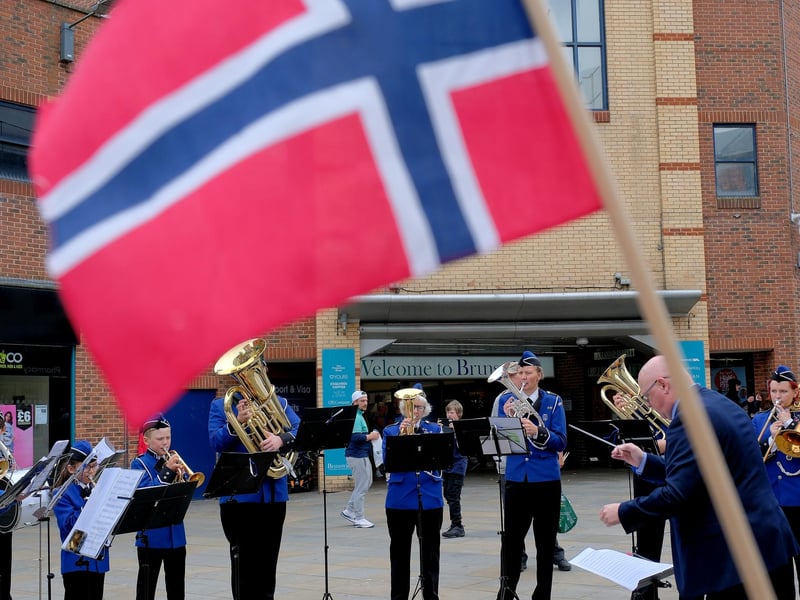 Street concert with Hustadvika Skolekorps