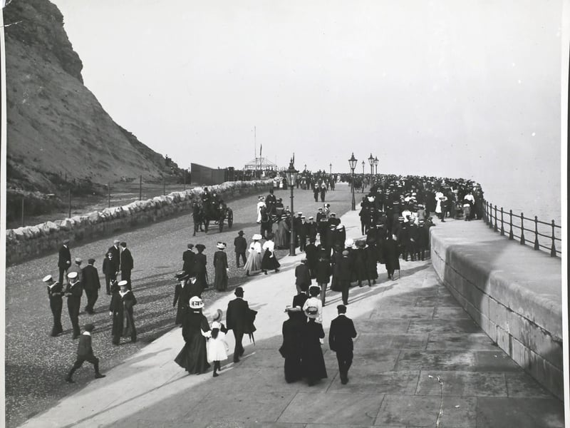 Circa 1913; Crowds on Marine Drive, Scarborough. (Photo by Hulton Archive/Getty Images)