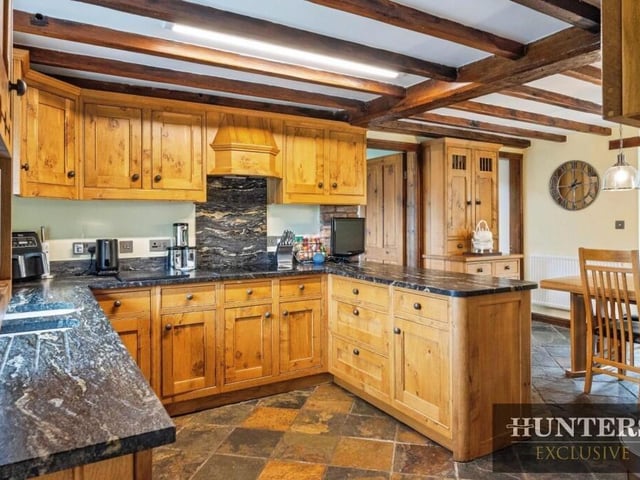 The spacious and well equipped kitchen with diner.