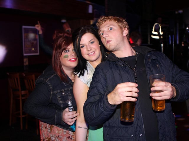 Shannon, Lauren and Grant having a wicked time in Quids Inn.