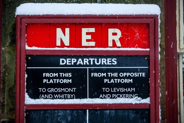 An old fashioned departures sign!