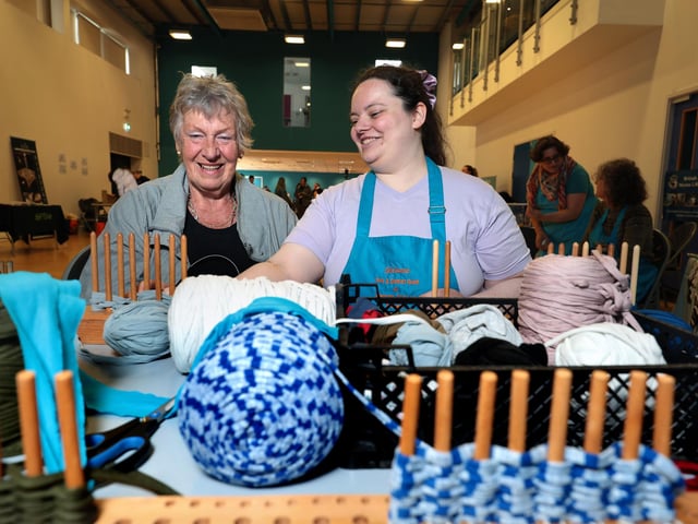Vicki meets Melanie on her textile weavers and spinners stall