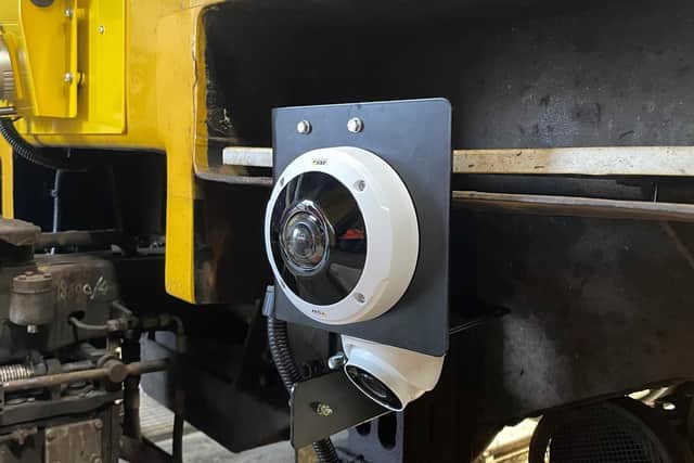 The train has 180-Degree HD Cameras