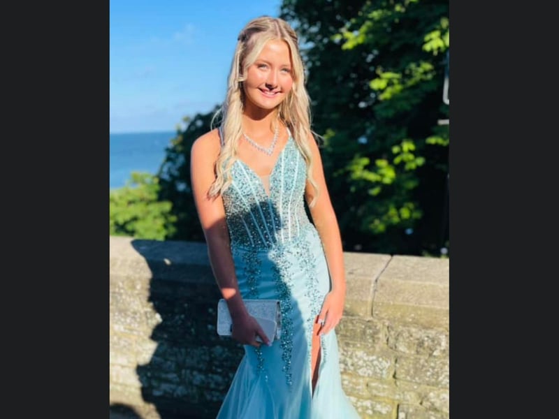 A lovely lady looking stunning in the sun.