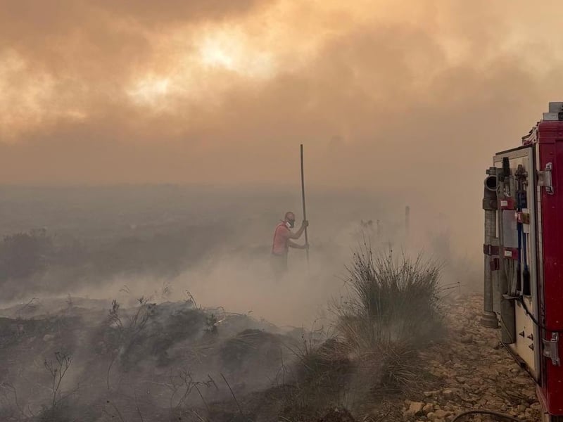 Residents in the area have been advised to keep their windows and doors shut due to the intense smoke.