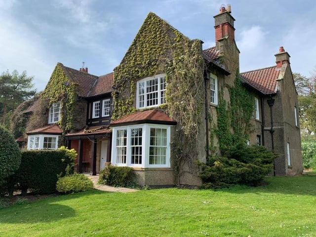 Gallows Hill Lane, Brompton-by-Sawdon, Scarborough, YO13 9QF. Rating: 9.7