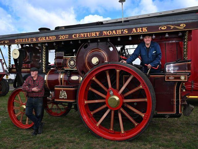 Will and Alex Steele with their machine.
