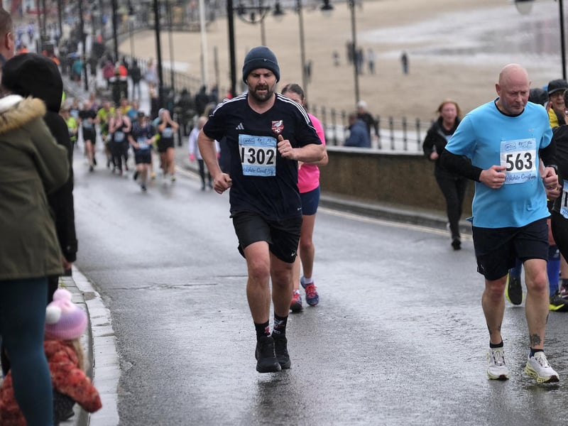 Runners head for the finish line.