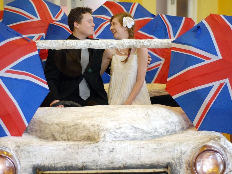 Scalby Schools Our House Musical - pictured are Nathan Jenkins and Lily Robinson.
100592c