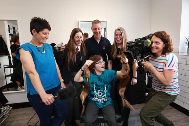 Aaron Gill meets the Media - Olivia Richwald and Jenny Dunning with cheering family Julianna, Adam and Ash