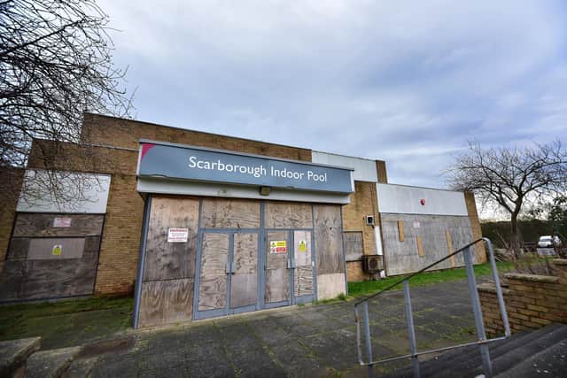 Councillors criticised a decision to sell the land of Scarborough's former indoor swimming pool to a developer.