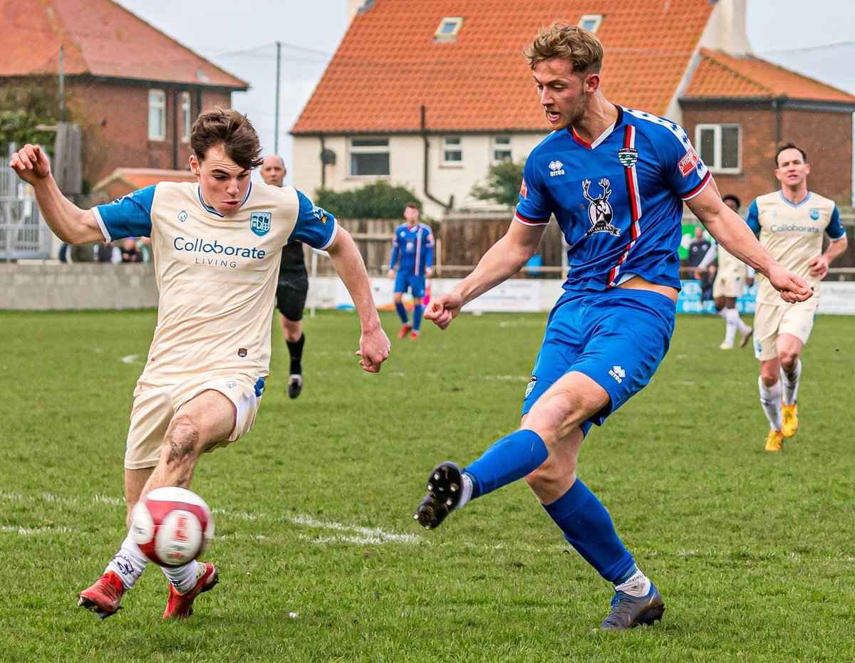 Kartu merah akhir Sub Bradley Fewster membayangi hasil imbang tanpa gol Whitby Town dengan Radcliffe