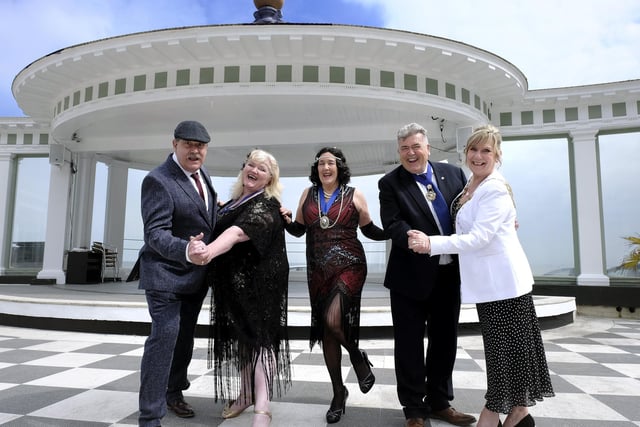 Mike and Vice President Lynn Jackson with President Shirley Smith, Scarborough Mayor John Ritchie and Filey Mayor Jacqui Houlden Banks.