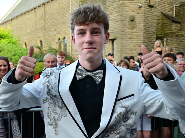 It's a thumbs up for the prom night.