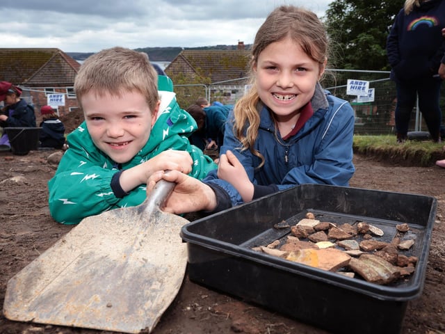 The Big Dig at Paradise - Scarborough College pupils enjoy the day