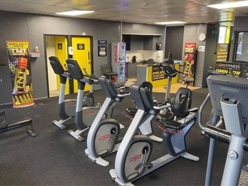 A training program specific to each individuals needs is also available as part of the membership; totally free of charge. All staff are fully qualified and very experienced in their knowledge of health and fitness.