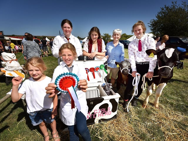 SJ and LH Brown Team with their show animals