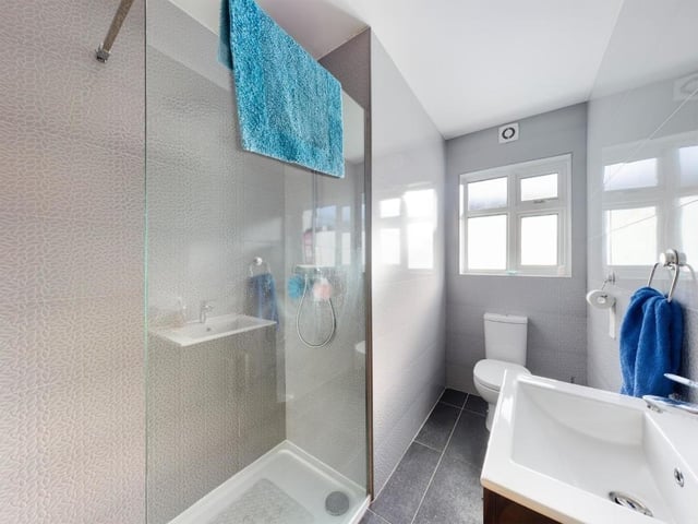 A modern and stylish bathroom.