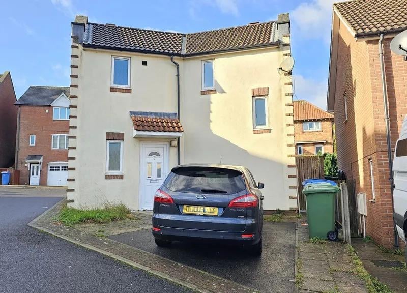 This three bedroom and one bathroom detached house is for sale with Tower Estates with a guide price of £120,000