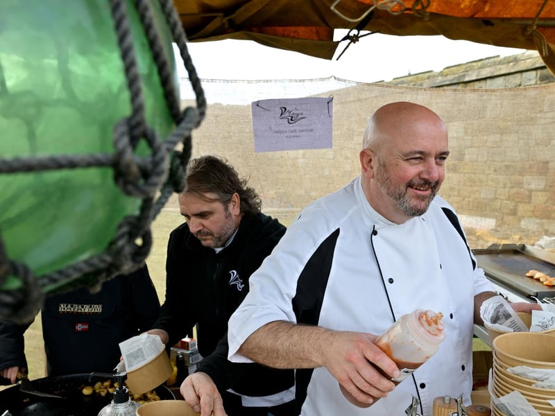 Food delights the hungry crowds.