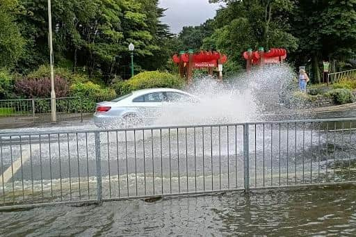 A yellow weather warning has been issued by the Met Office for rain across the Yorkshire coast.