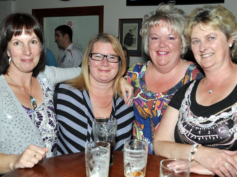 Angela, Paula, Anne and Angela!
1129120f.