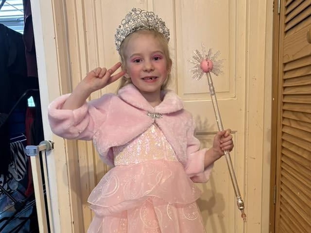 The beautiful Ivy dressed up as Glinda.