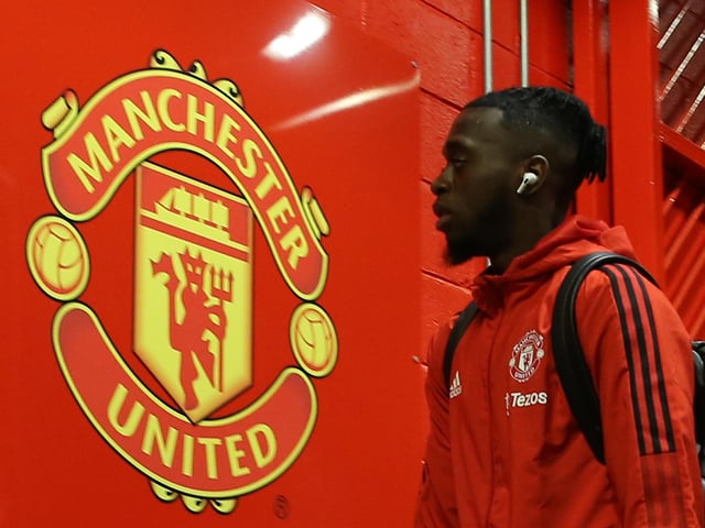 Manchester United are set to trigger a contract extension for Diogo Dalot following his fine form, leaving £50m England international Aaron Wan-Bissaka's role in the team uncertain (The Star)