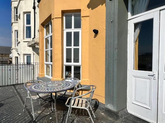 This one bedroom, one bathroom ground floor flat is for sale with Colin Ellis for £140,000.