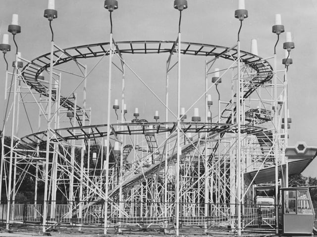 A rollercoaster at Zoo and Marineland/Mr Marvels.