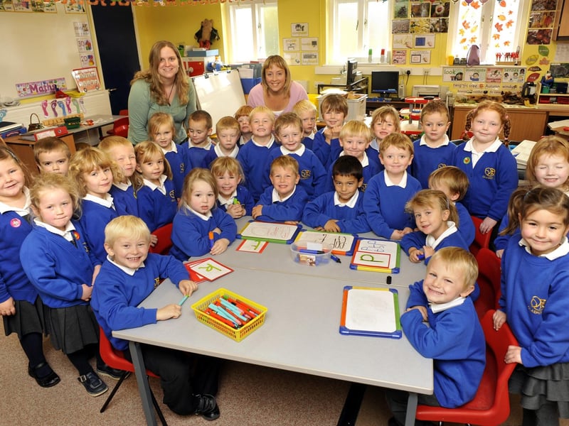 Red reception class at Gladstone Road Infants School.
picture: Andrew Higgins.
