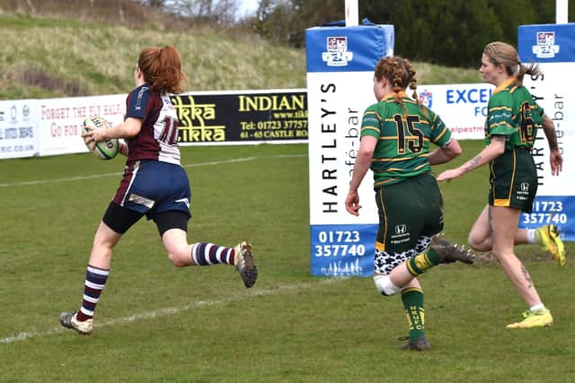 Jess Bray scores a try in the win against Northallerton