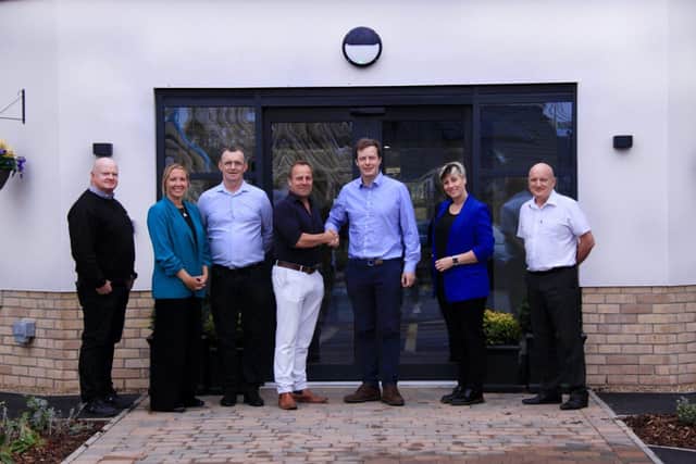 LNT Construction hands over Cayton View to Cayton View team