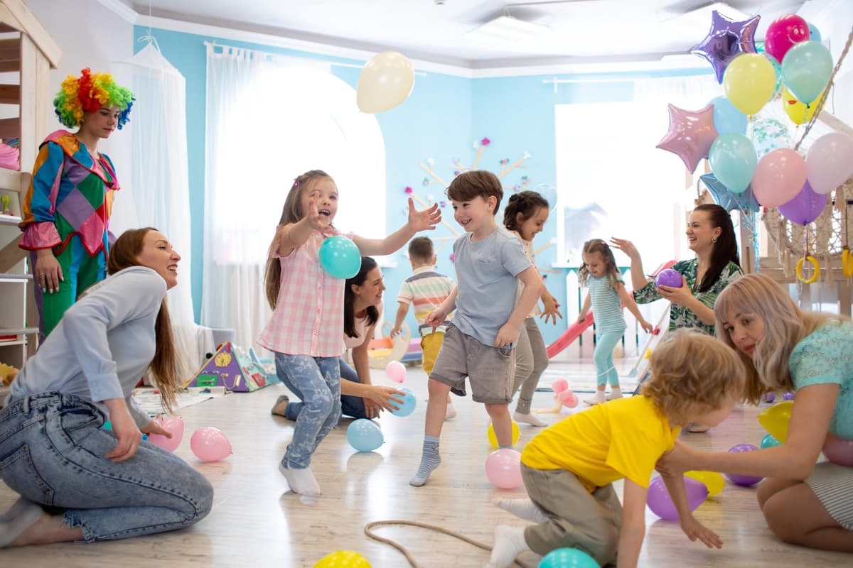 Here's 9 cheap ways to keep the kids entertained during the summer holidays