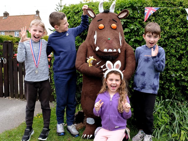 Meeting a Gruffalo.