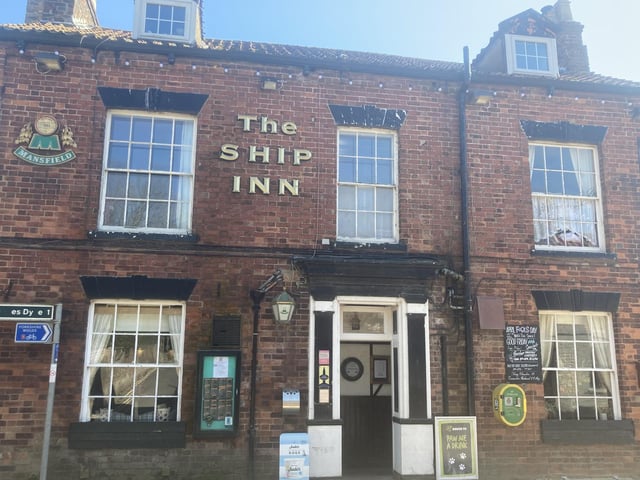 Visitors to this charming pub can enjoy craft ale and the menu is stuffed full of traditional pub grub, like homemade pies, locally caught fish and chips and burgers.