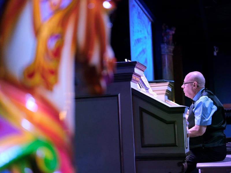 Michael Carr plays The Wurlitzer.picture: Richard Ponter