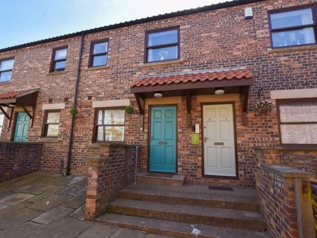 This two bedroom and one bathroom flat is for sale with Henderson's Estate Agents with a guide price of £175,000
