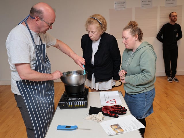 Martin Helbrow shows audience members his recipe