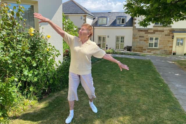 Barbara Benson-Smith dancing 90,000 steps for her 90th birthday, in lockdown.